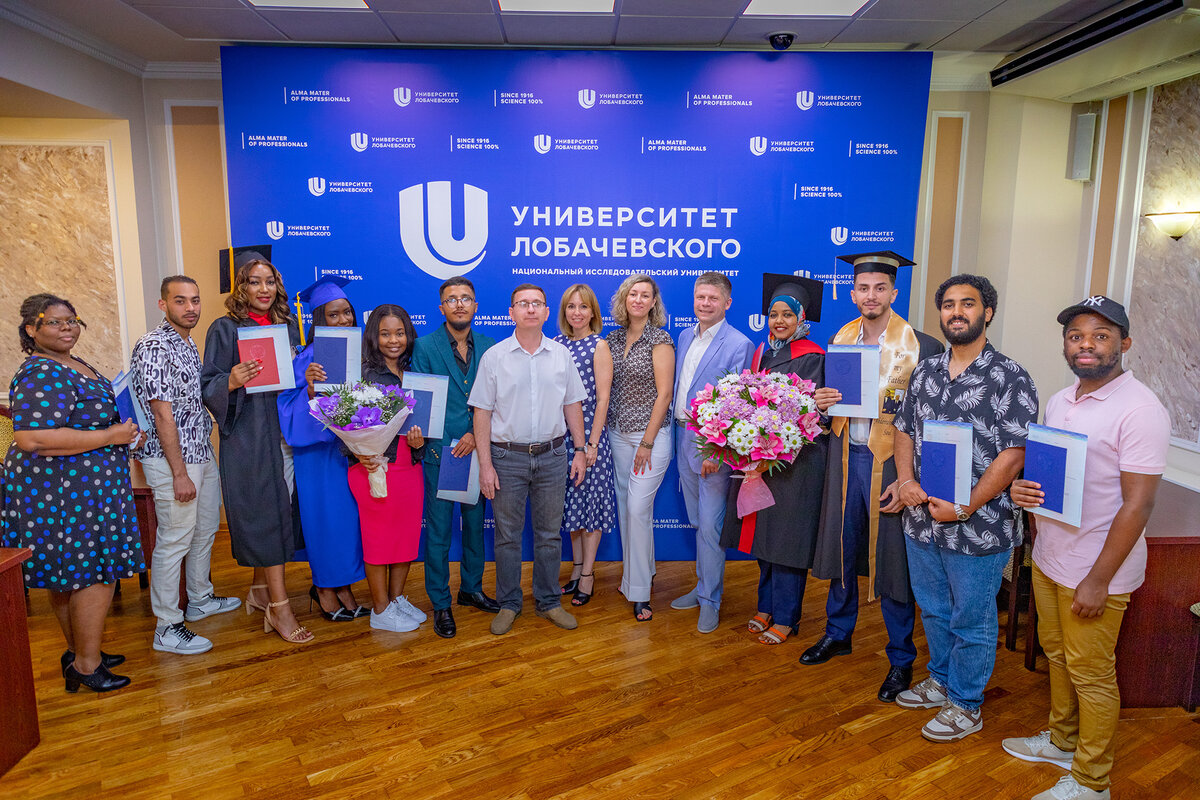 inostrannym studentam nngu vruchili diplomy ob obrazovanii
