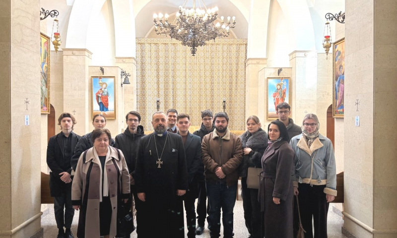Студенты ИМОМИ посетили армянский храм Нижнего Новгорода