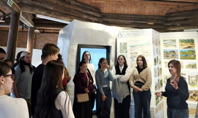 Археологи НГИАМЗ рассказали студентам-историкам ИМОМИ о предстоящем археологическом сезоне